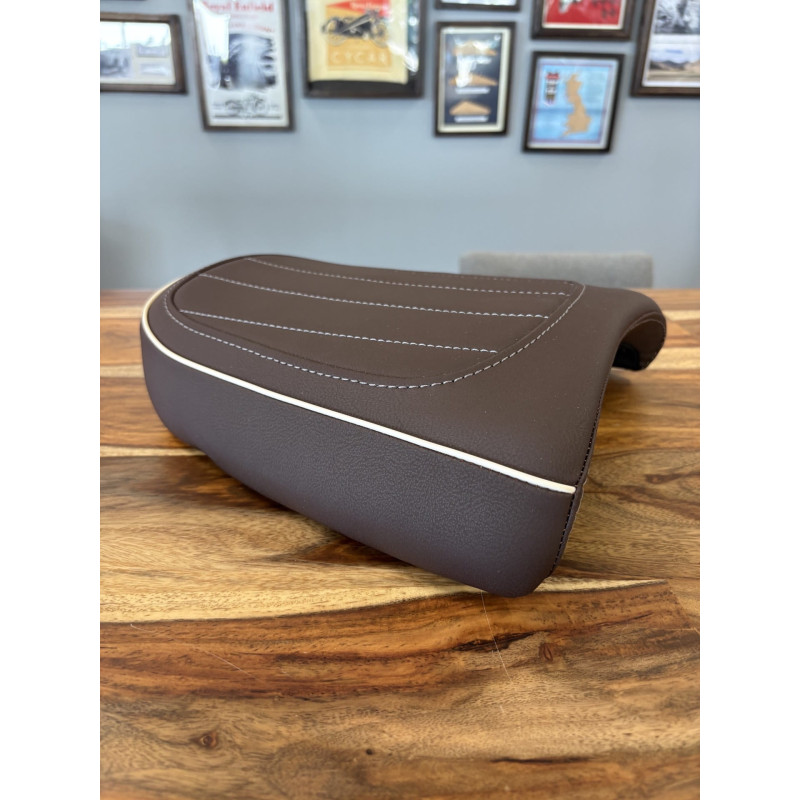 Selle-custom-passager-marron-Royal-Enfield-pour-GOAN-CLASSIC-350-ref-KXA00188
