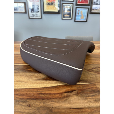 Selle-custom-passager-marron-Royal-Enfield-pour-GOAN-CLASSIC-350-ref-KXA00188