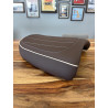 Selle-custom-passager-marron-Royal-Enfield-pour-GOAN-CLASSIC-350-ref-KXA00188
