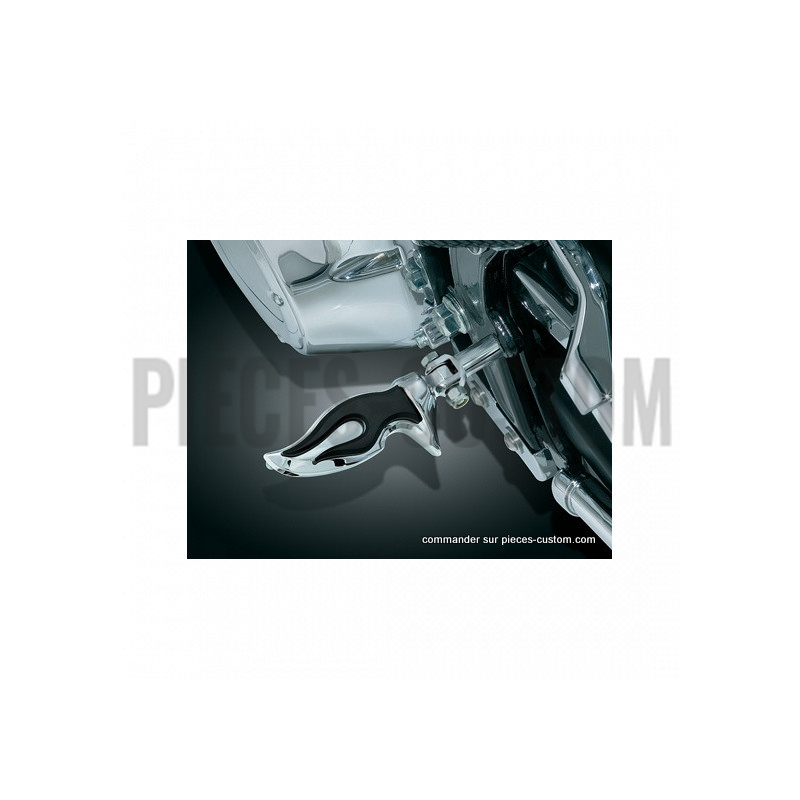 Repose-pieds-Motif-Flammes-de-Küryakyn