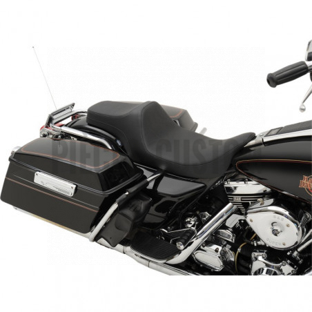 Selle-Predator-I-I-I-modèle-lisse