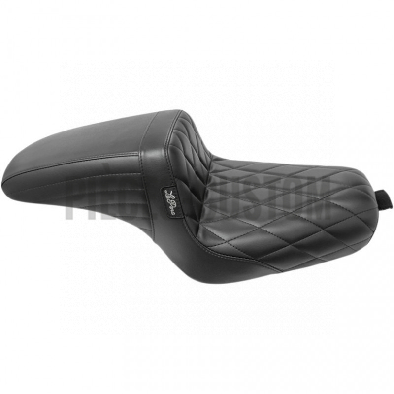Selle-Le-Pera-Kickflip-Diamond