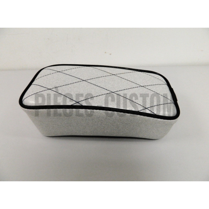 Pouf-Metal-Flake-Argent-Le-pera