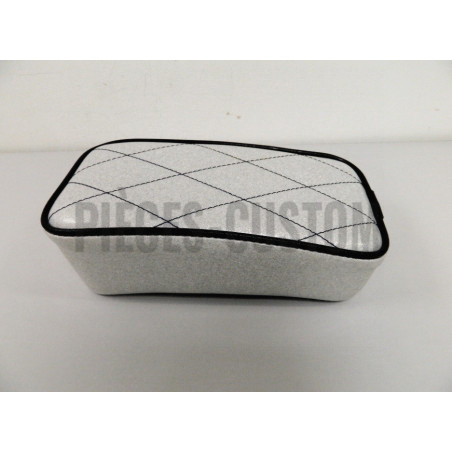 Pouf-Metal-Flake-Argent-Le-pera